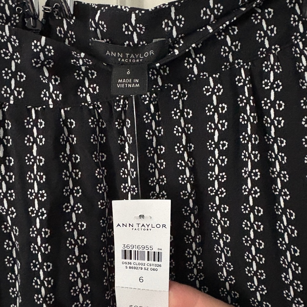 Ann Taylor Black and White Patterned Maxi Skirt - Picture 4 of 4
